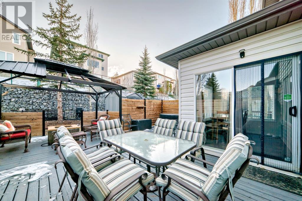 Photo 13 of 39 Bow Ridge Drive, Cochrane AB