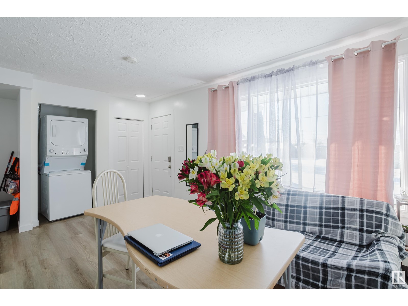 Single Family House Bungalow for Sale in /  AV NW Edmonton 