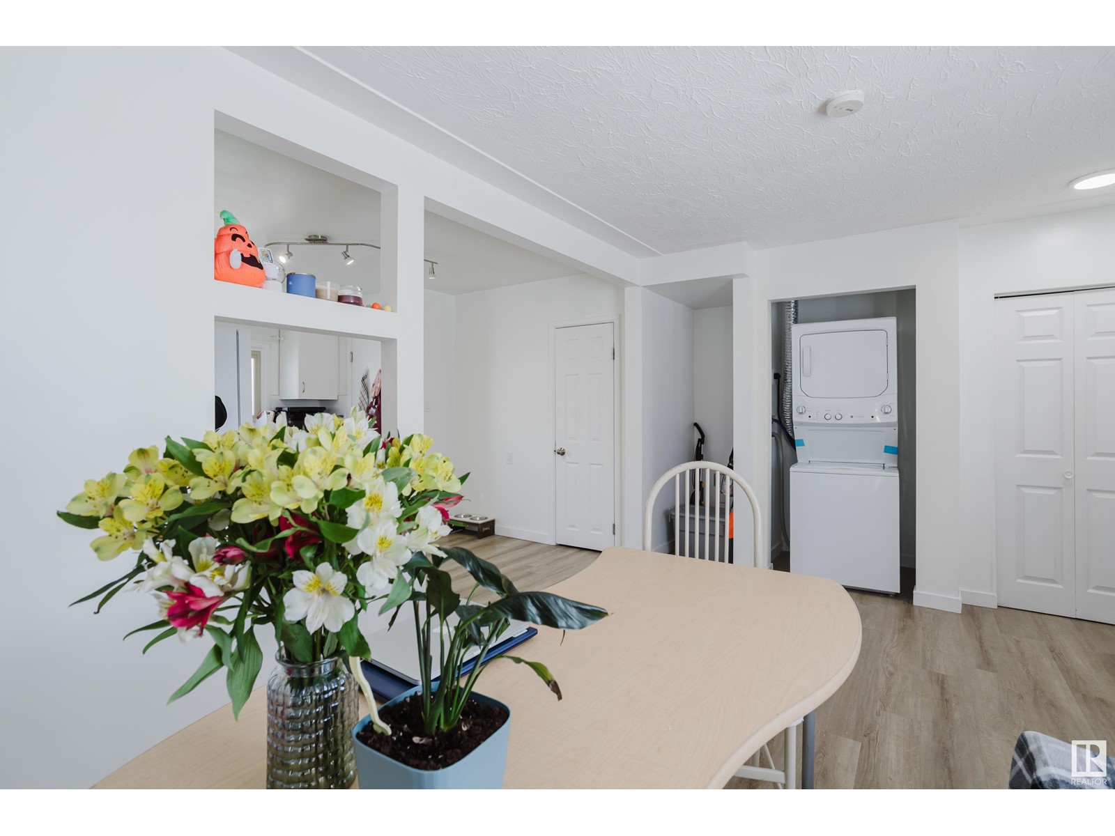 Single Family House Bungalow for Sale in /  AV NW Edmonton 
