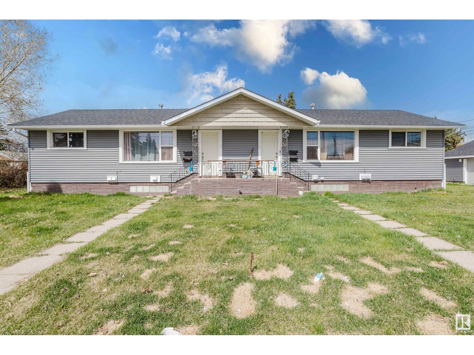 8808/10 128 AV NW, Edmonton, Alberta