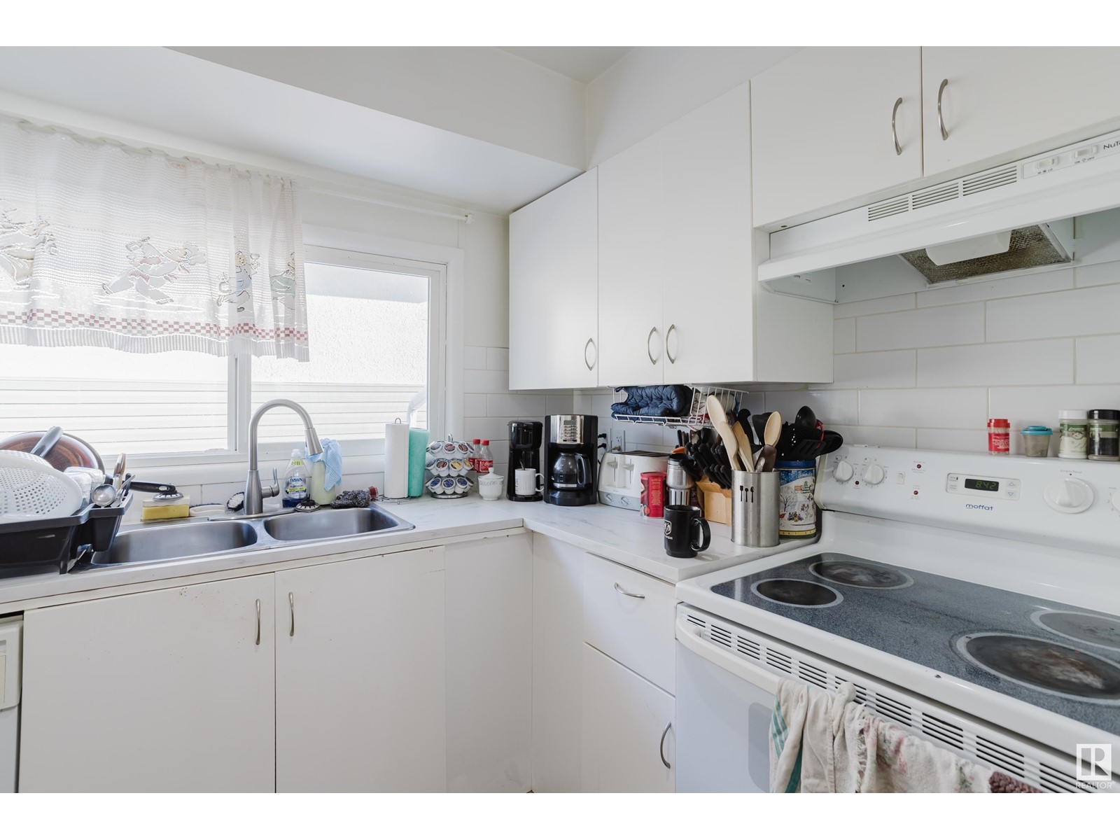 Single Family House Bungalow for Sale in /  AV NW Edmonton 