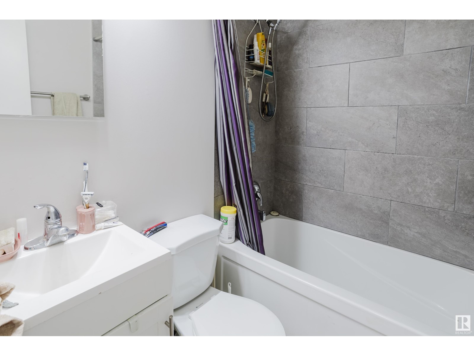 Single Family House Bungalow for Sale in /  AV NW Edmonton 