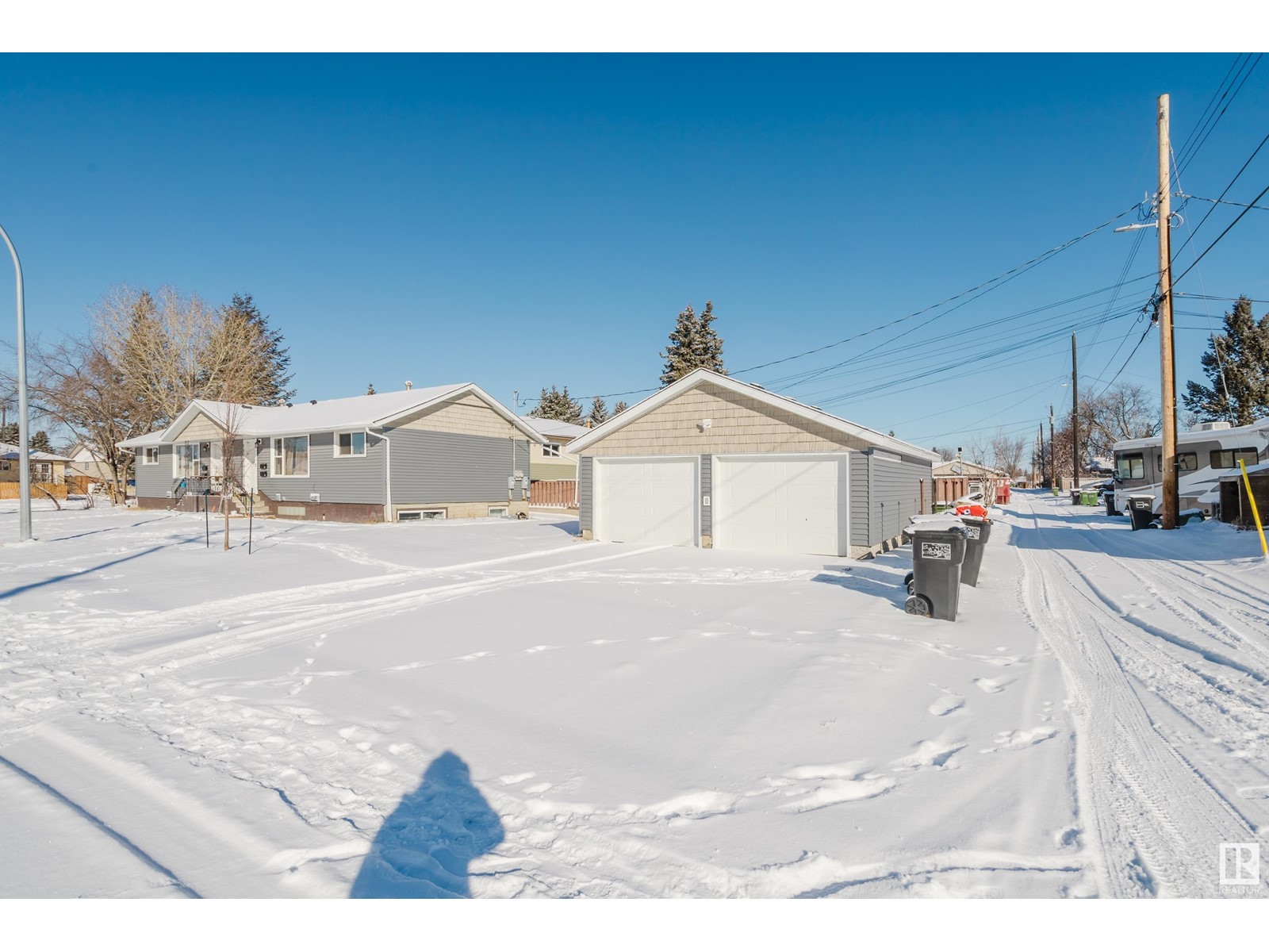 Single Family House Bungalow for Sale in /  AV NW Edmonton 