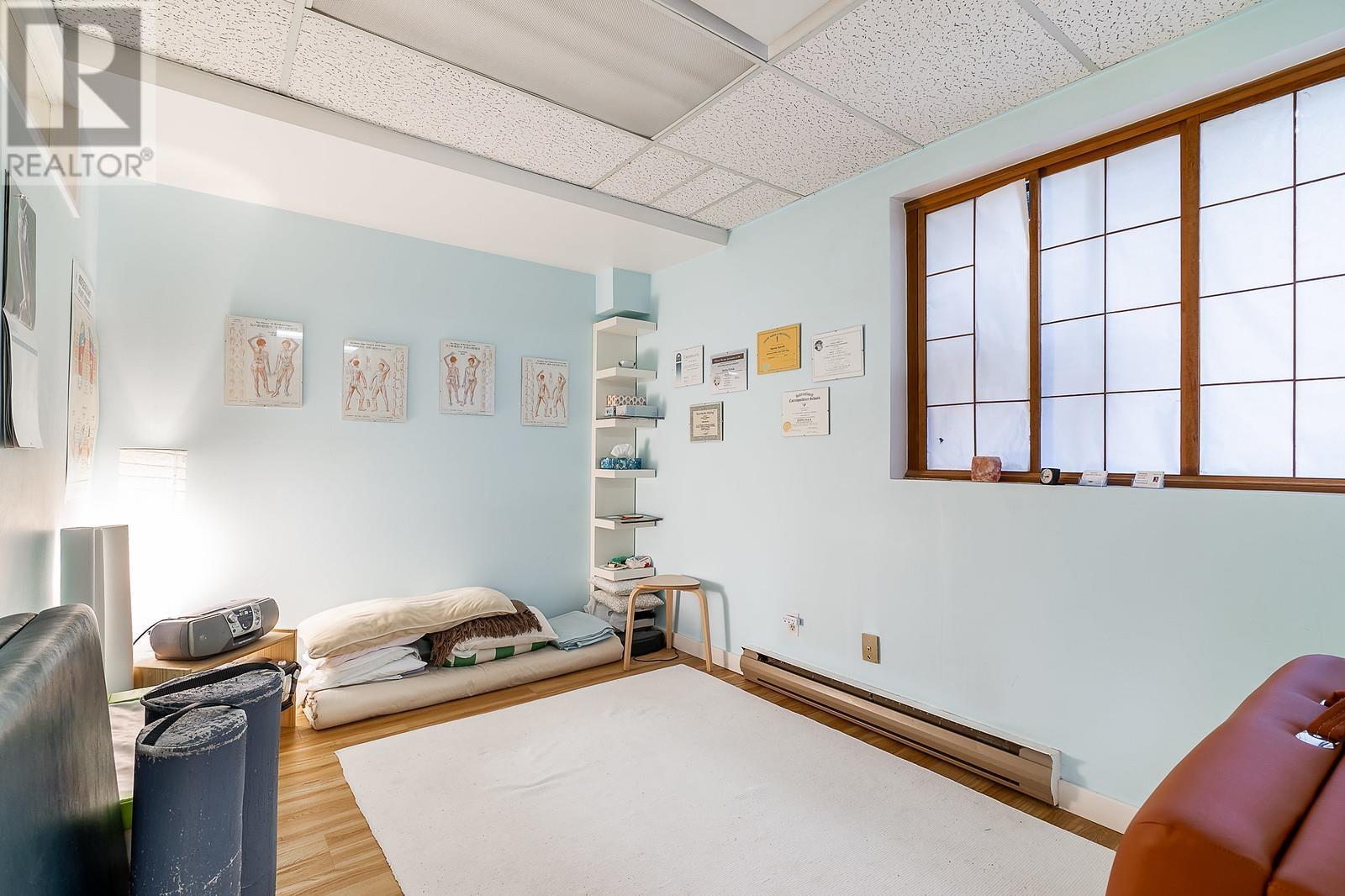 Photo 9 of 3263 Heather Street, Vancouver BC