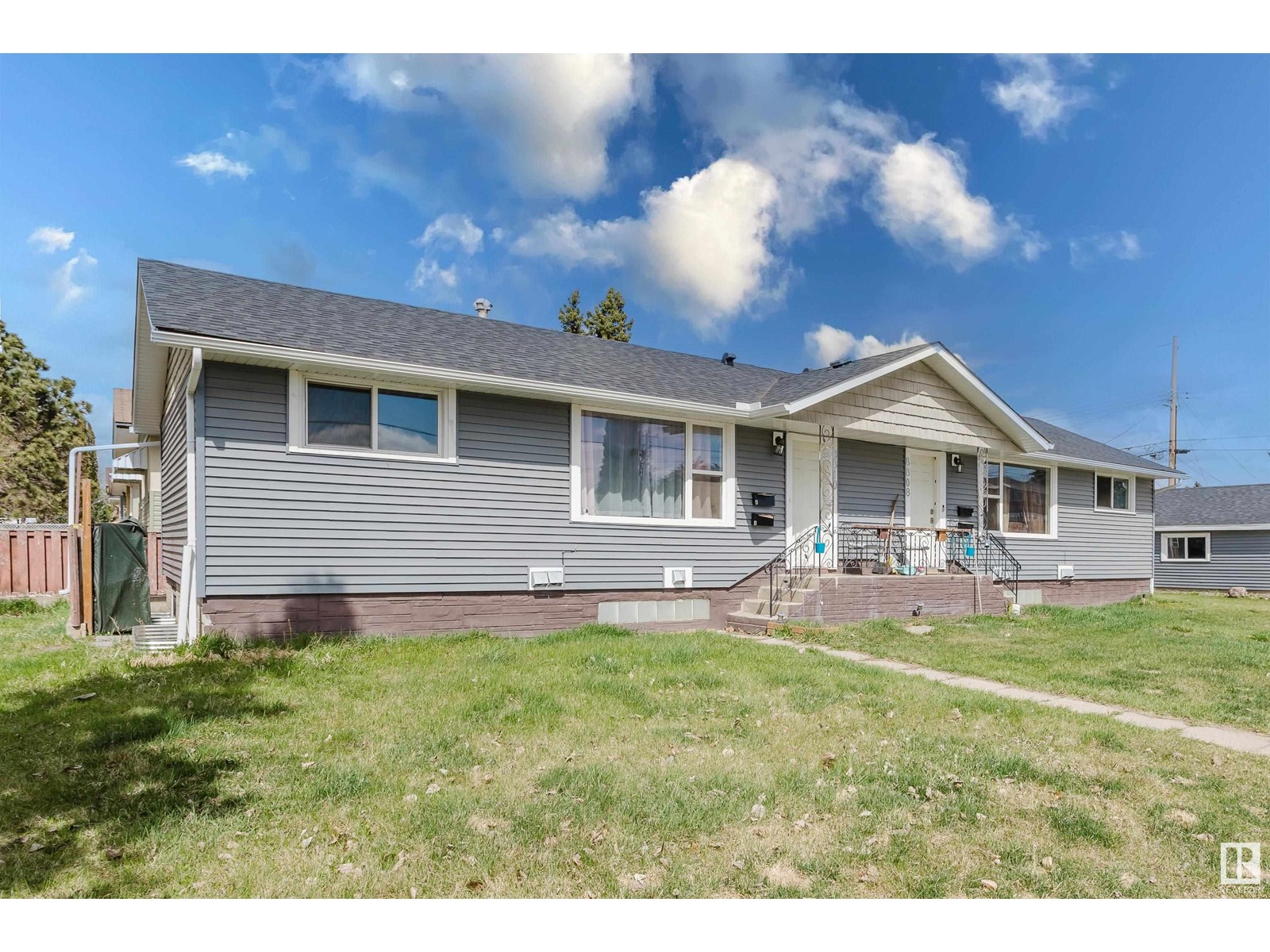 Single Family House Bungalow for Sale in /  AV NW Edmonton 