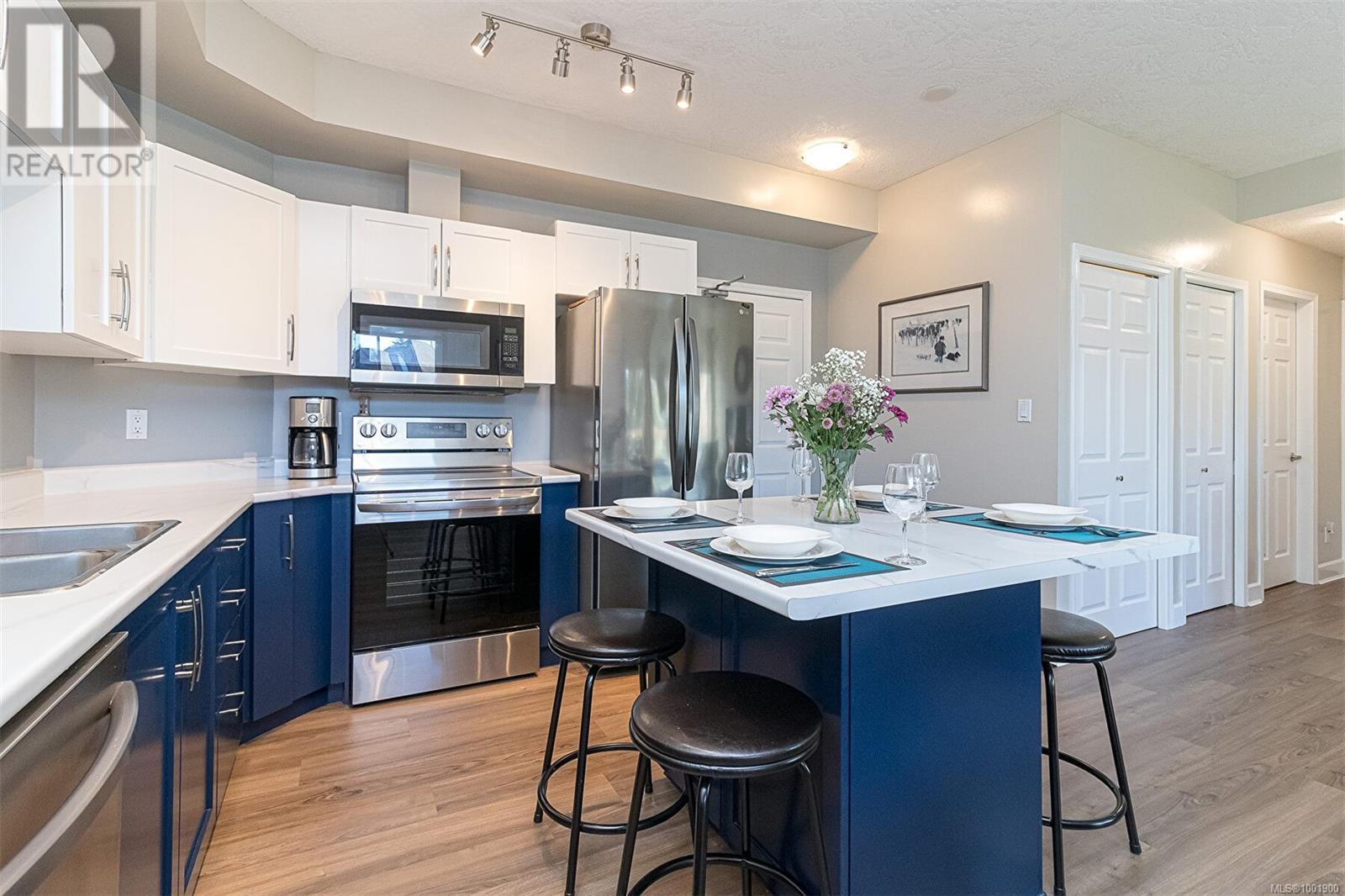 203 1156 Colville Rd, Esquimalt