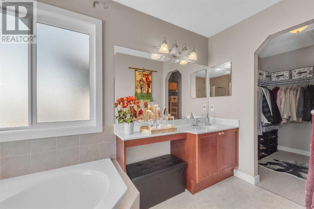 Single Family House for Sale in  Everglen Rise SW Evergreen Calgary 