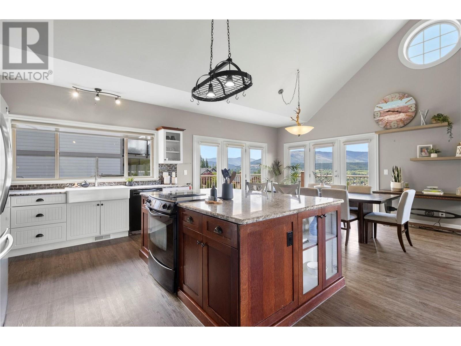 3240 Roncastle Road, Blind Bay
