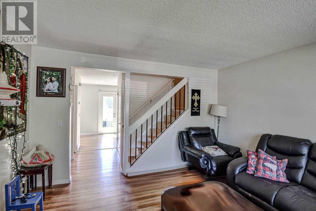 Single Family House for Sale in   Avenue NE Pineridge Calgary 