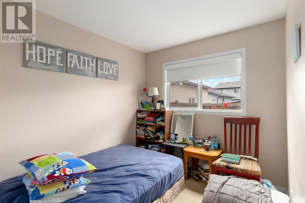 228 Paris Crescent, Fort McMurray