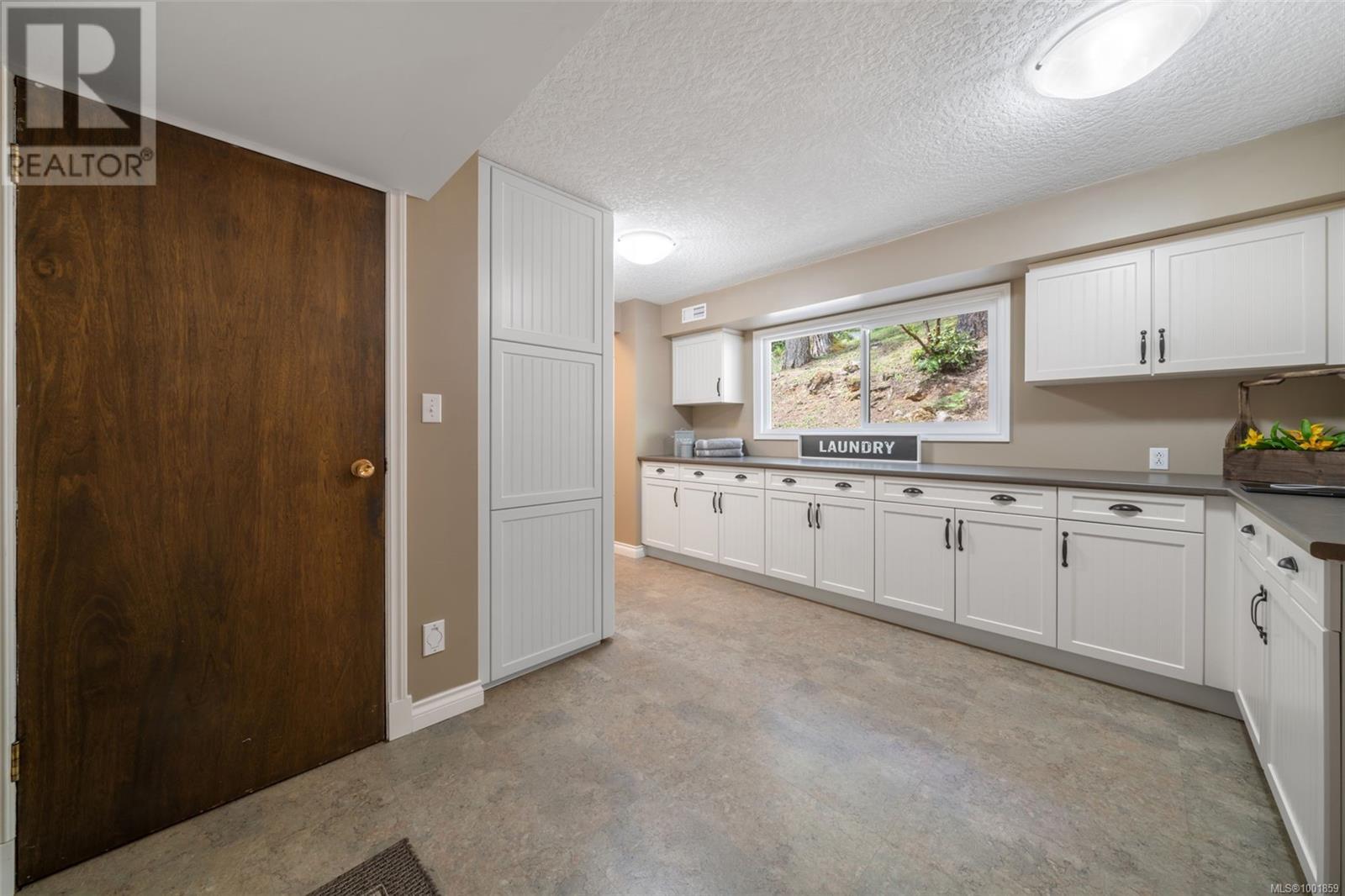 1078 Glen Forest Way, Metchosin