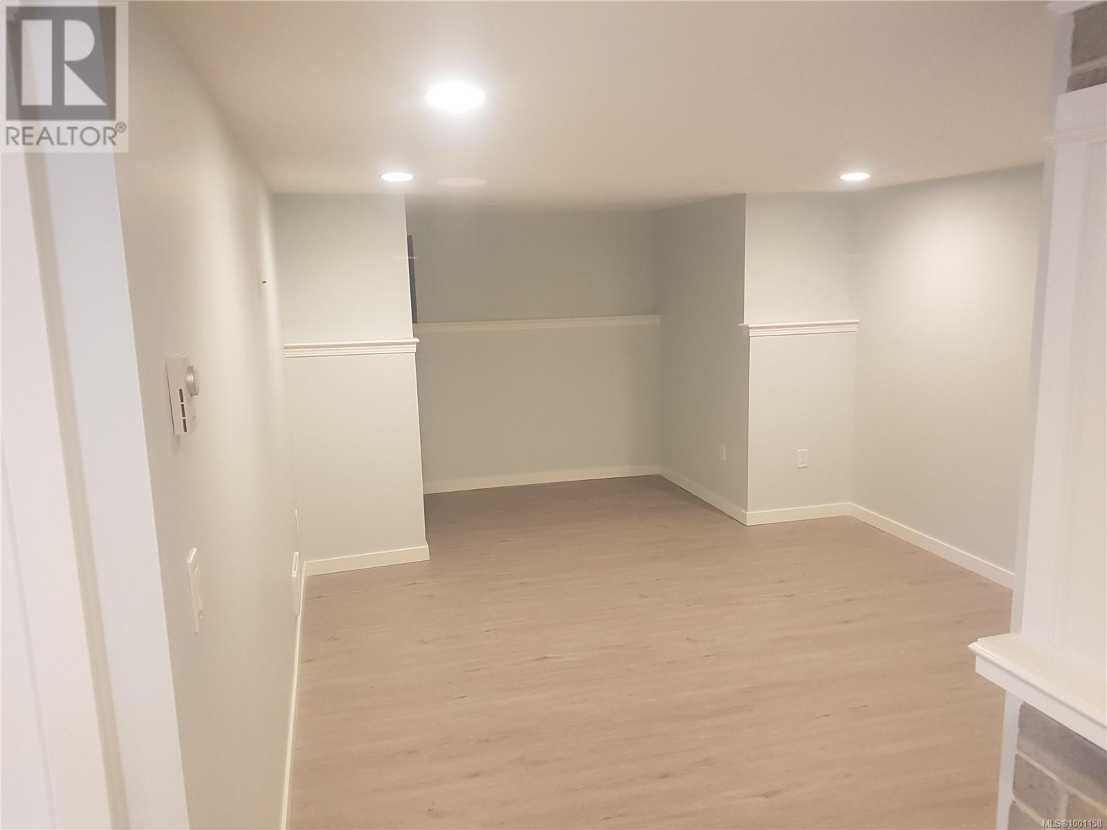 308 HAREWOOD RD - 18