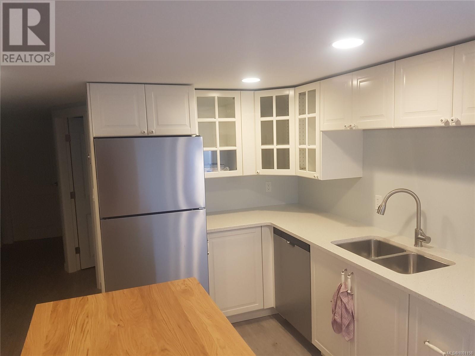 308 HAREWOOD RD - 13