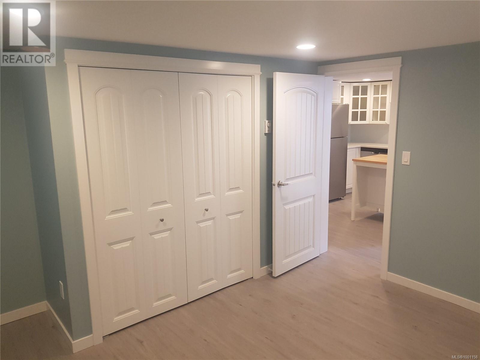 308 HAREWOOD RD - 17