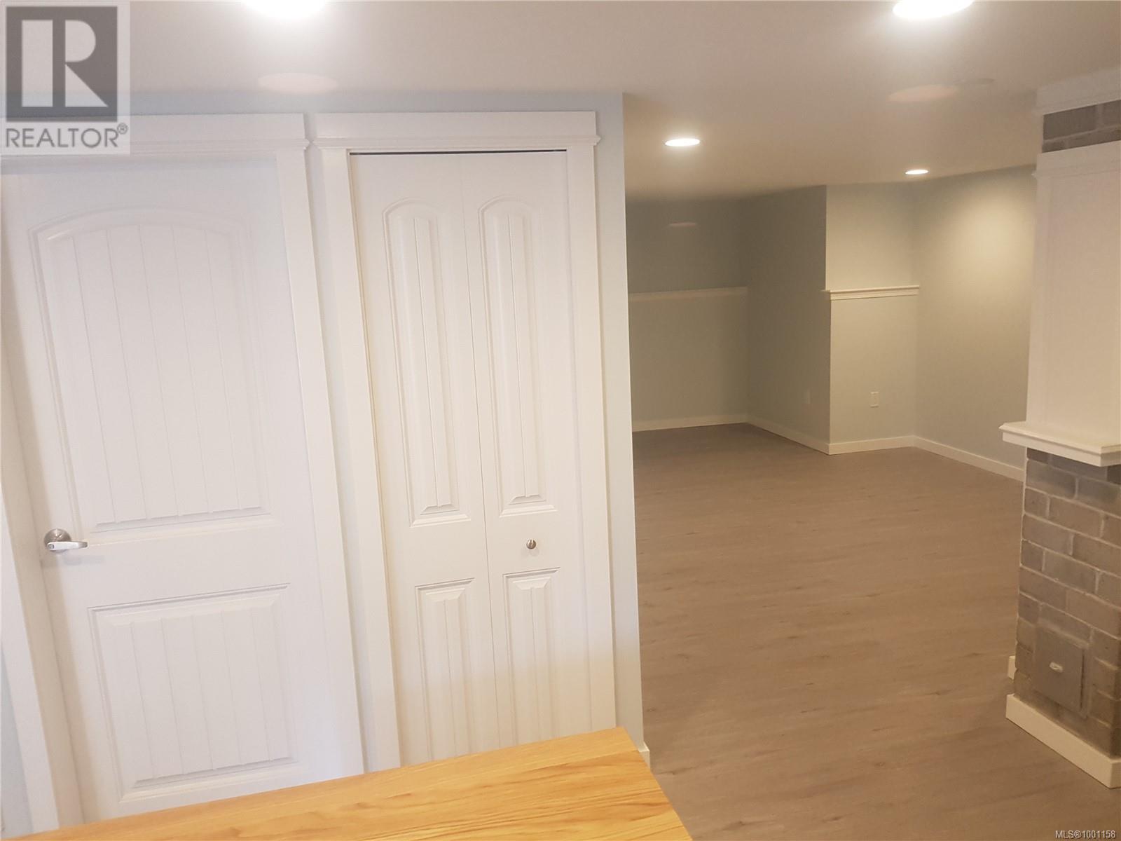 308 HAREWOOD RD - 15