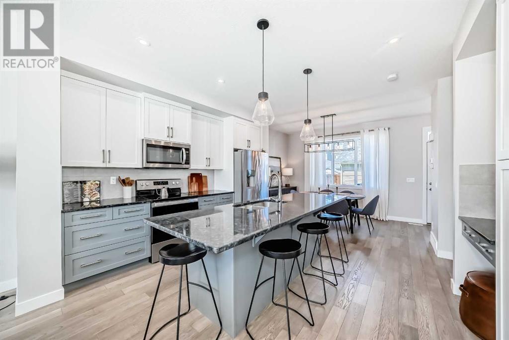 325 Sundown Road, Cochrane, Alberta