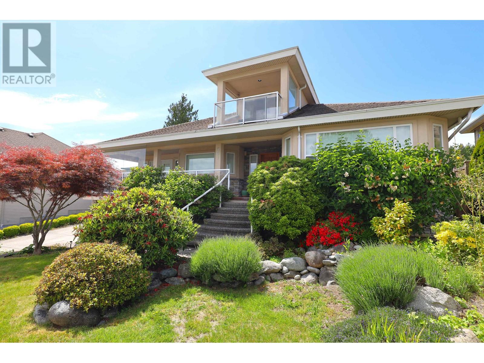 561 SPYGLASS ROAD, Gibsons