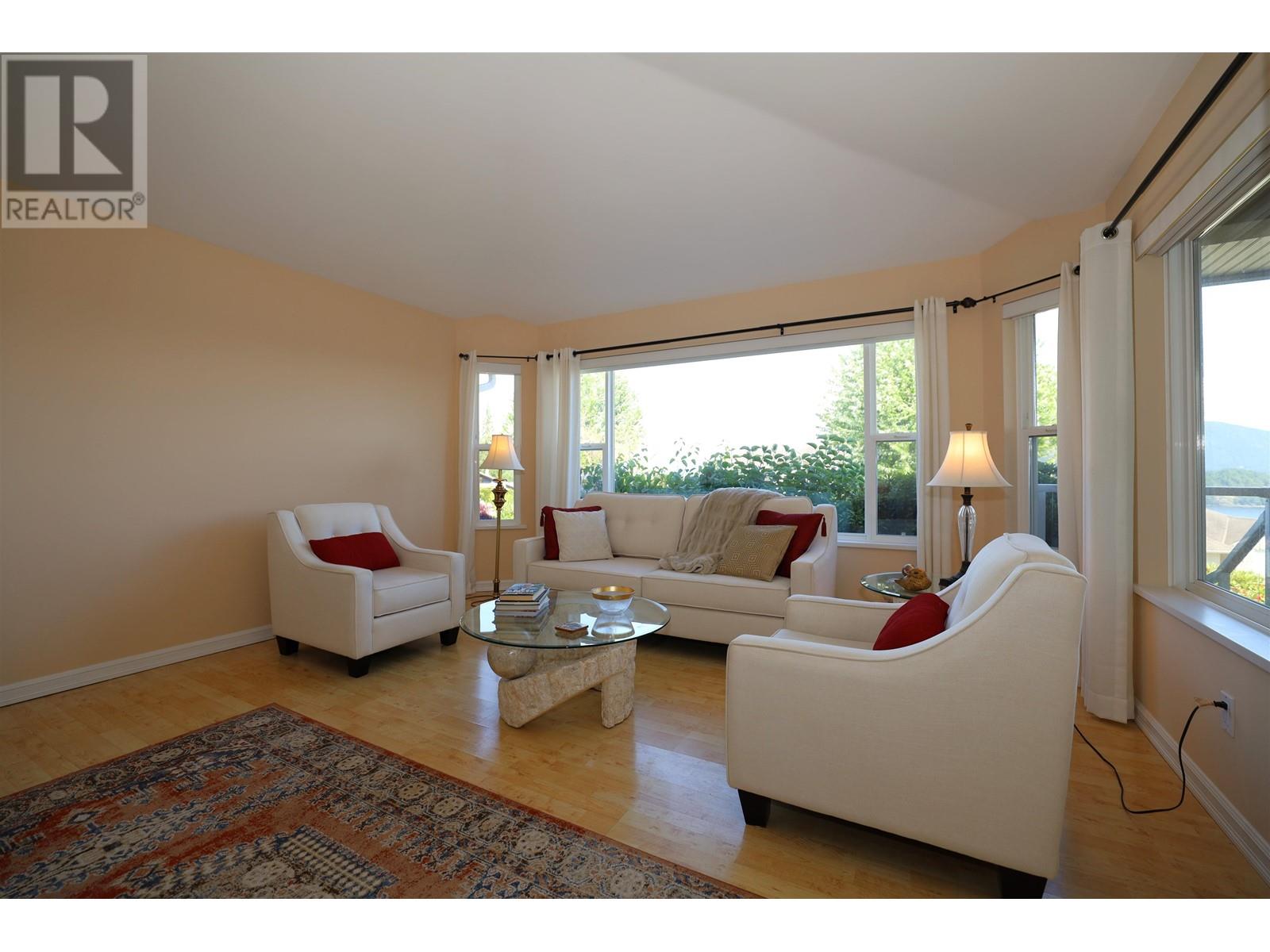 561 SPYGLASS ROAD, Gibsons