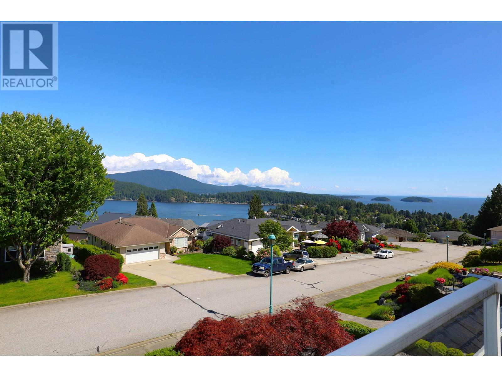561 SPYGLASS ROAD, Gibsons