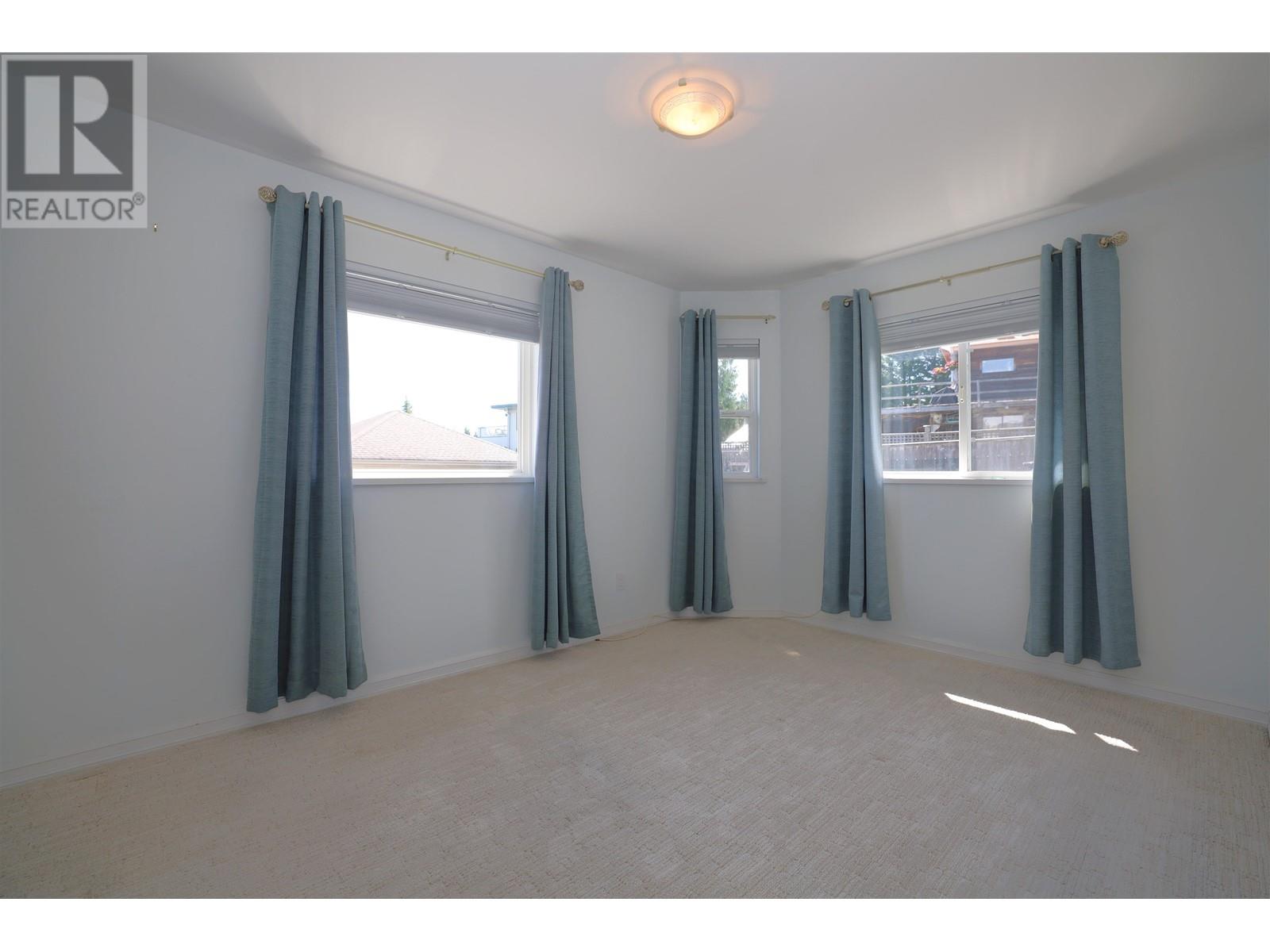 561 SPYGLASS ROAD, Gibsons