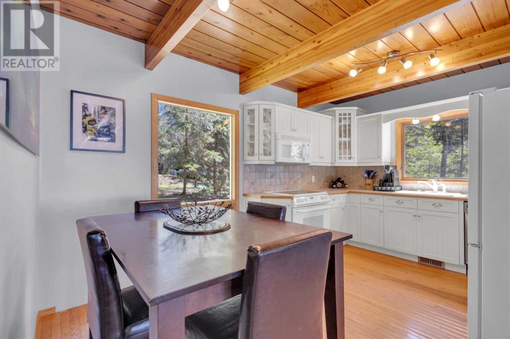 Photo 3 of 411 Birchcliff Road, Birchcliff AB