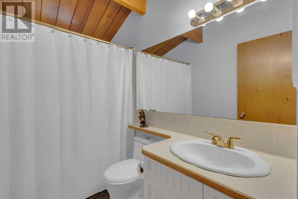Photo 4 of 411 Birchcliff Road, Birchcliff AB