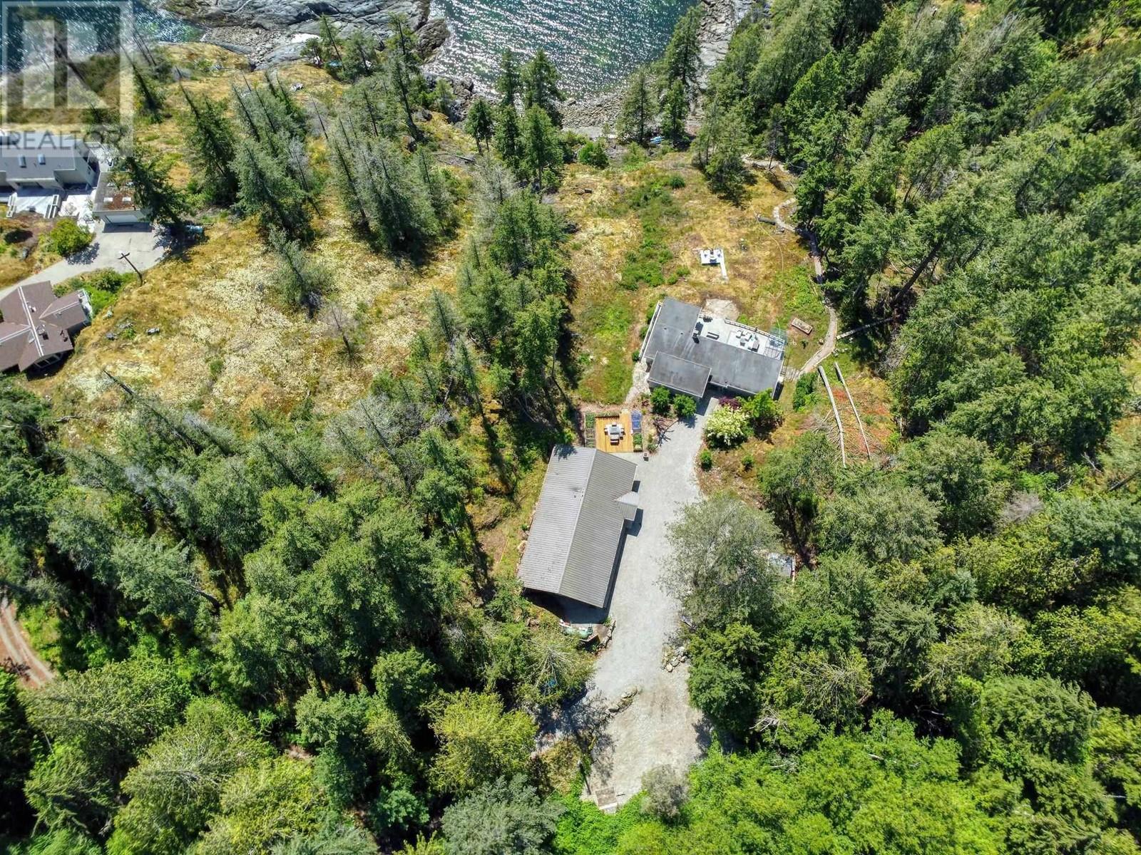 10991- 10993 SUNSHINE COAST HIGHWAY, Halfmoon Bay