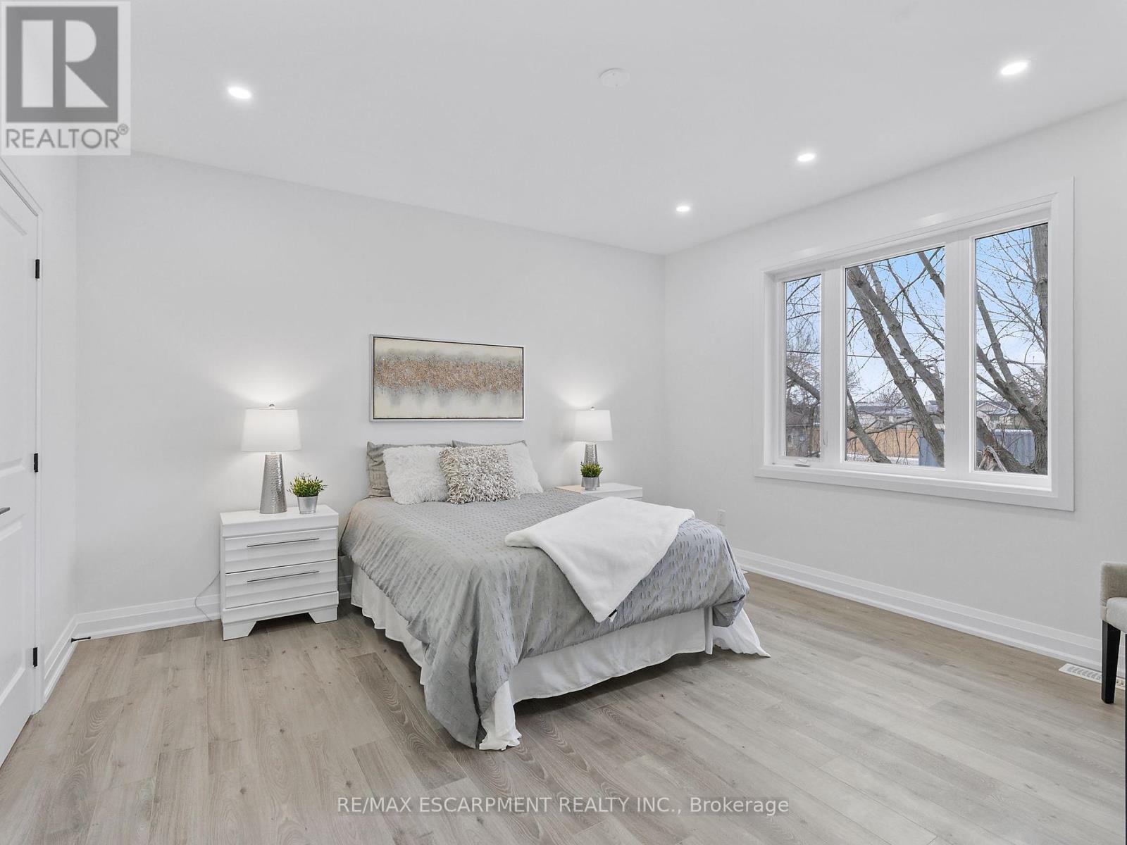 Photo 35 of 804 South Coast Drive, Haldimand ON