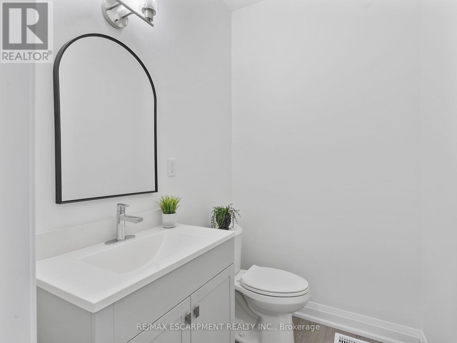 Photo 47 of 804 South Coast Drive, Haldimand ON