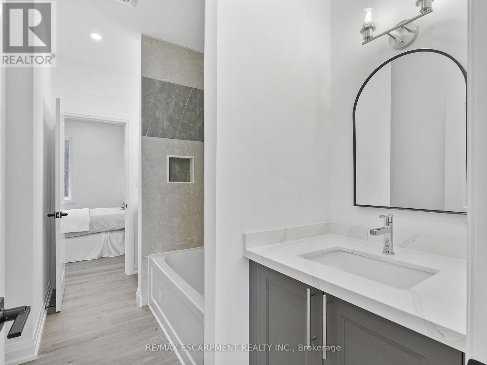 Photo 26 of 804 South Coast Drive, Haldimand ON