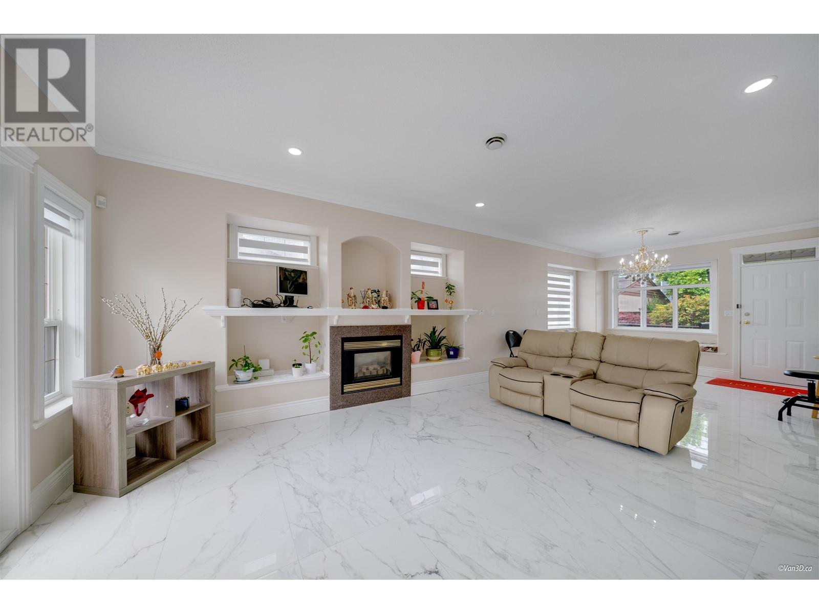 6589 KITCHENER STREET, Burnaby