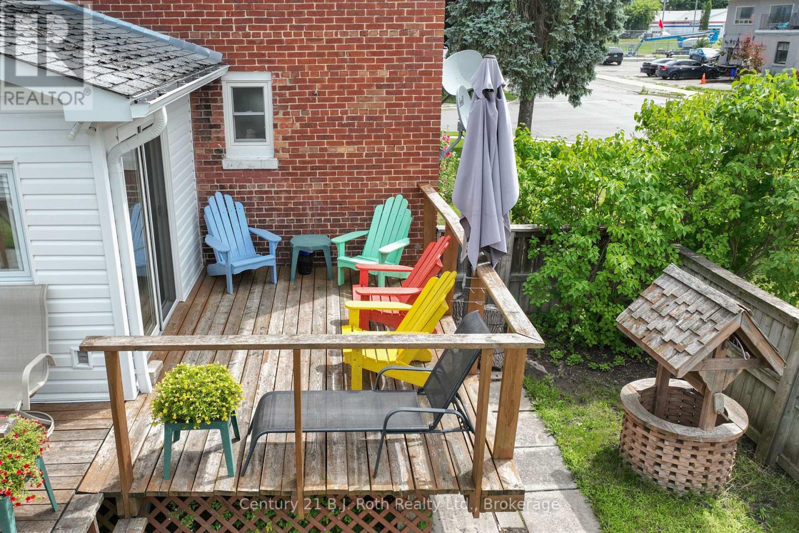 Photo 2 of 33 Sussex Street S, Kawartha Lakes ON