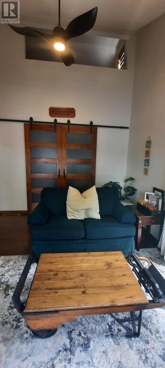 Photo 16 of 1581 B Lake Joseph Road, Seguin ON