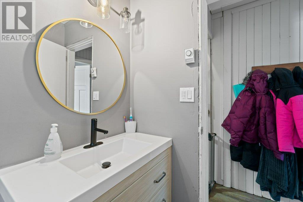  1209 Martinson Avenue, Sicamous