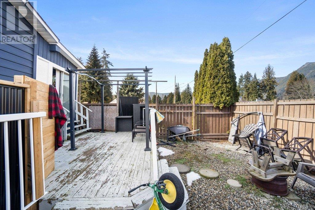  1209 Martinson Avenue, Sicamous