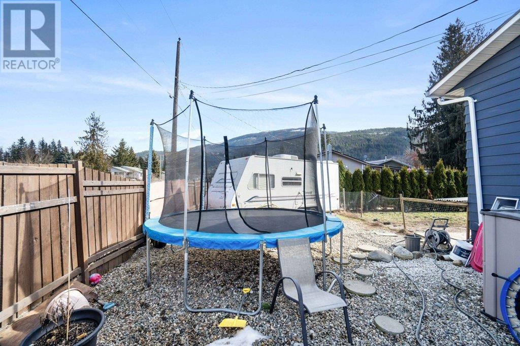  1209 Martinson Avenue, Sicamous