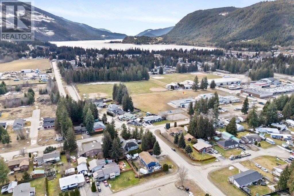  1209 Martinson Avenue, Sicamous