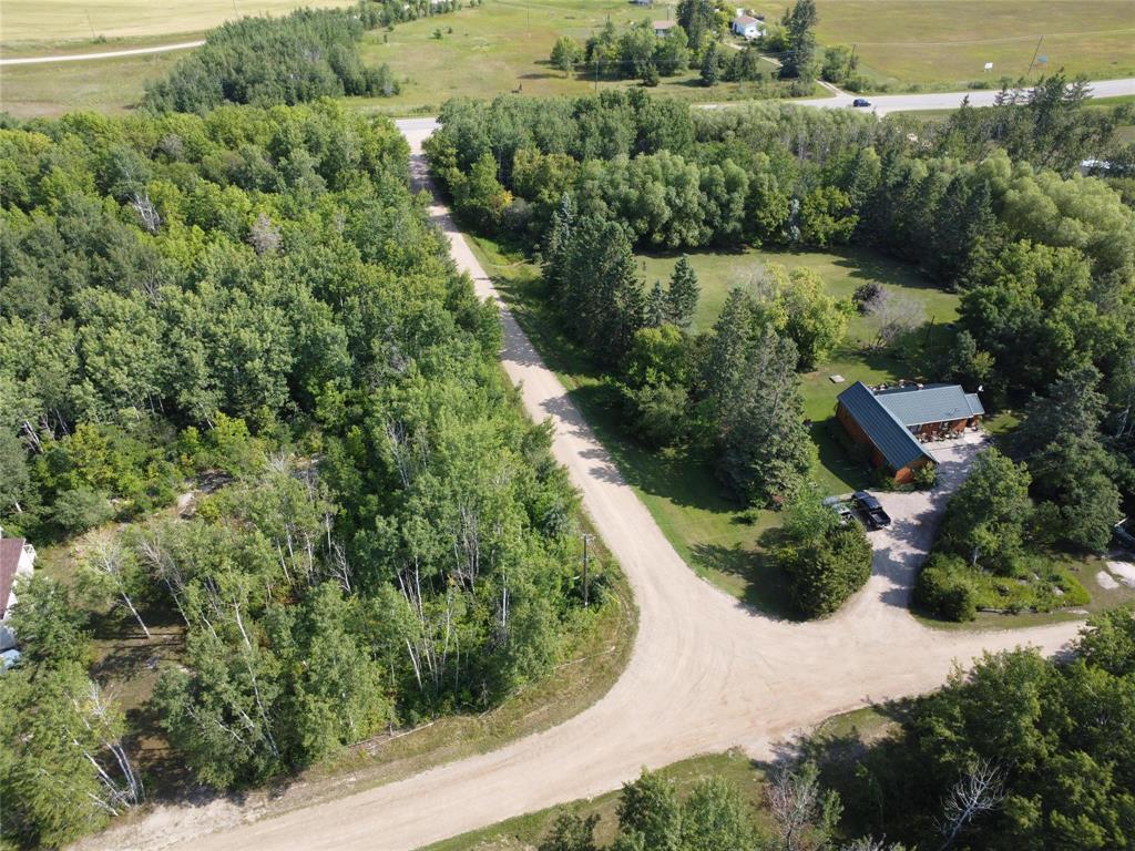 Photo 5 of 55 Whitecrest Road, Lac Du Bonnet MB