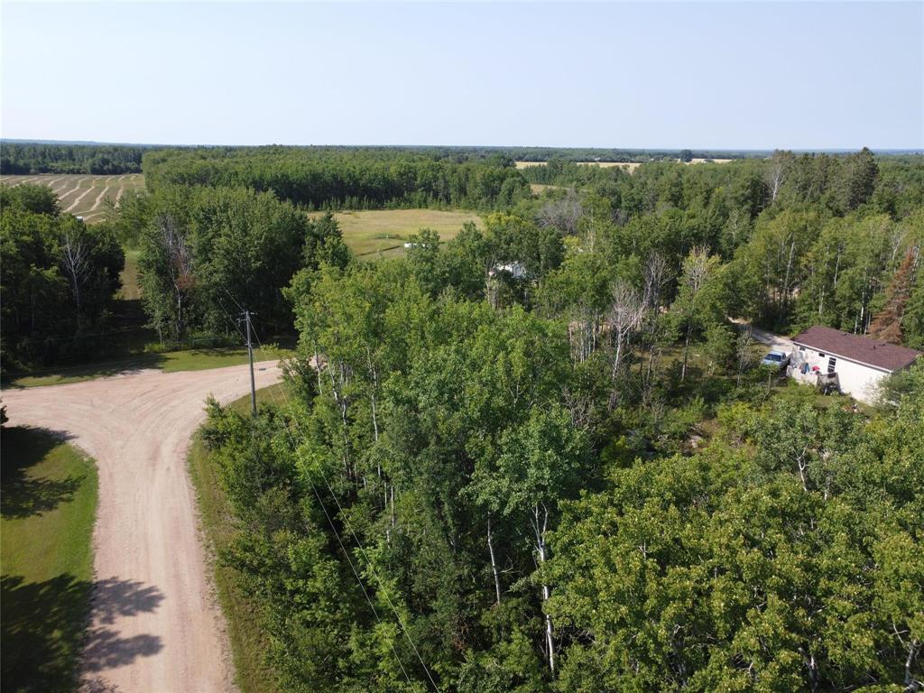 Photo 7 of 55 Whitecrest Road, Lac Du Bonnet MB