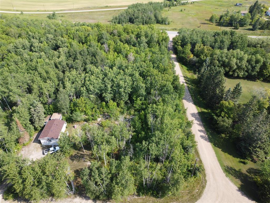 Photo 12 of 55 Whitecrest Road, Lac Du Bonnet MB