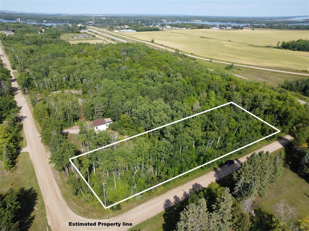 Photo 1 of 55 Whitecrest Road, Lac Du Bonnet MB