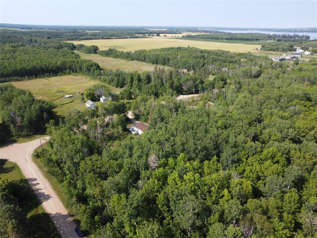 Photo 18 of 55 Whitecrest Road, Lac Du Bonnet MB