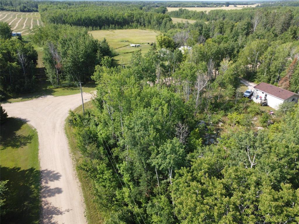 Photo 8 of 55 Whitecrest Road, Lac Du Bonnet MB