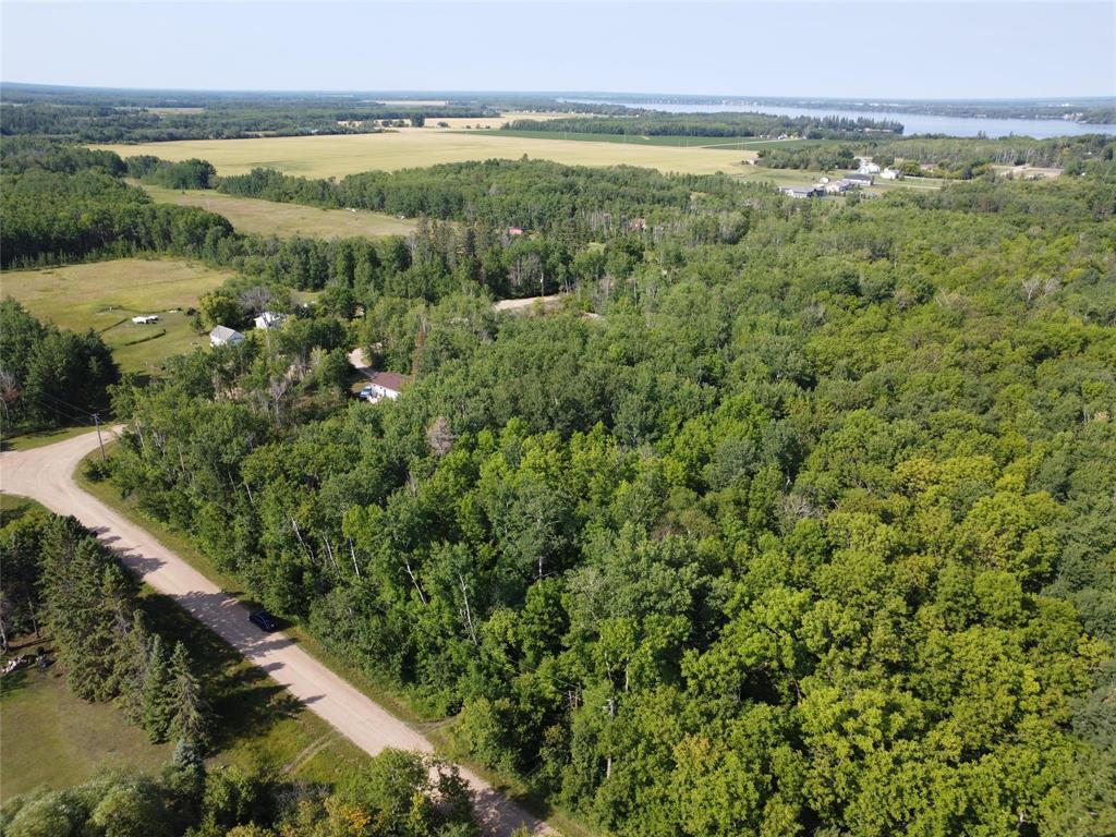 Photo 19 of 55 Whitecrest Road, Lac Du Bonnet MB