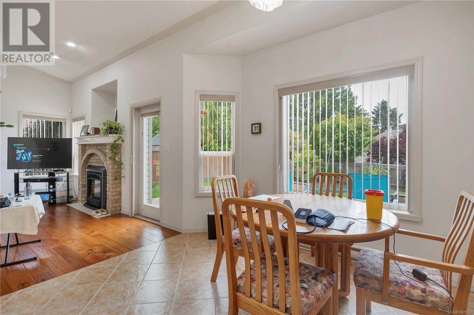 Photo 13 of 678 Baker Pl, Campbell River BC