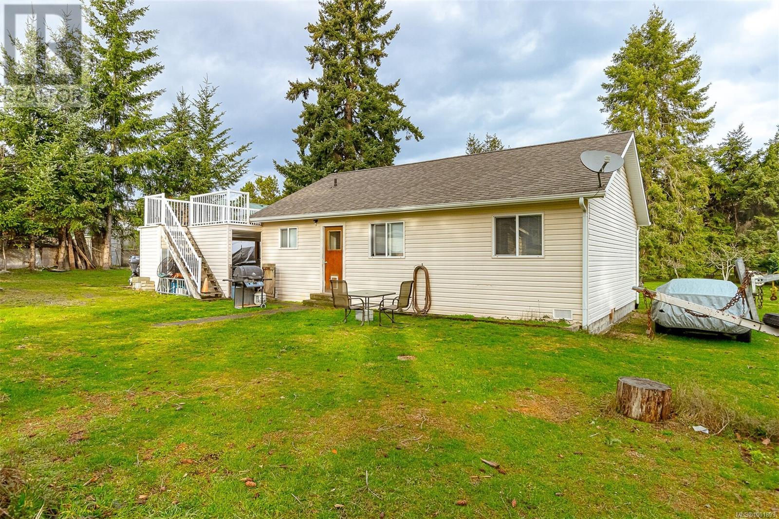Photo 22 of 5580 Island Hwy W, Qualicum Beach BC