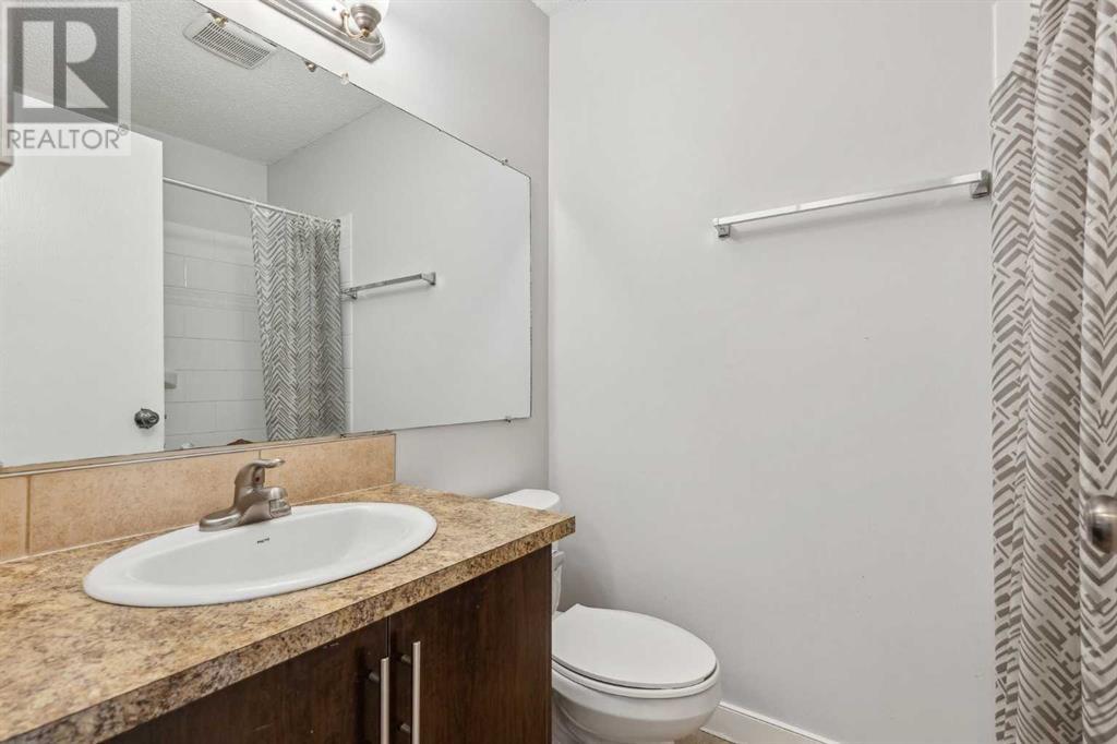 Single Family House Bi-level for Sale in  Berwick Road NW Beddington Heights Calgary 