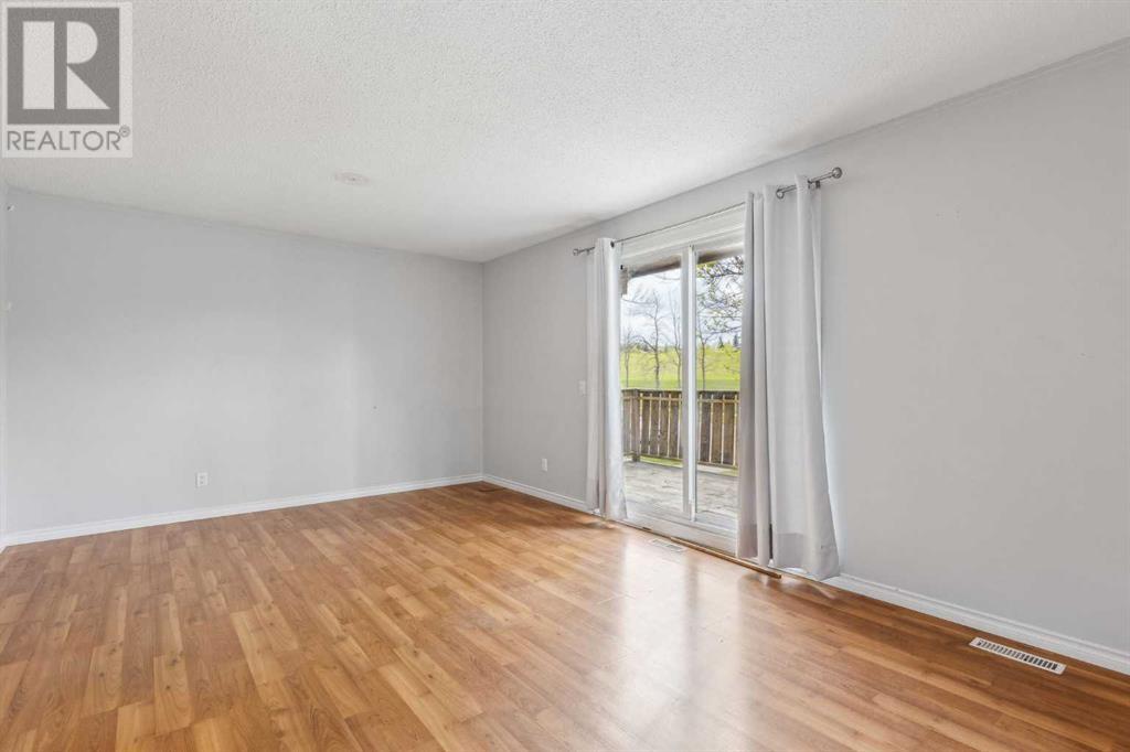 Single Family House Bi-level for Sale in  Berwick Road NW Beddington Heights Calgary 