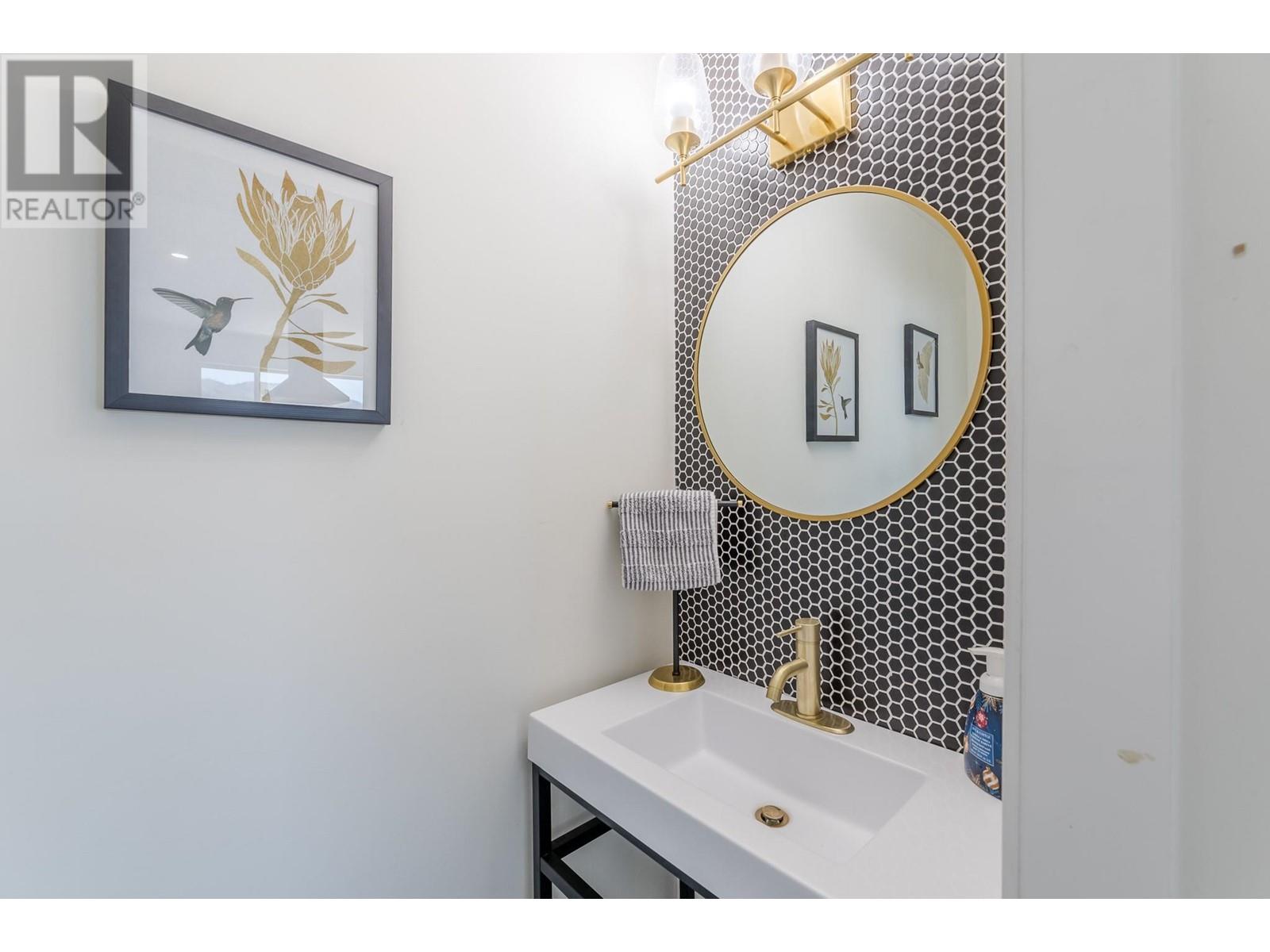  6471 Vernon Avenue, Peachland