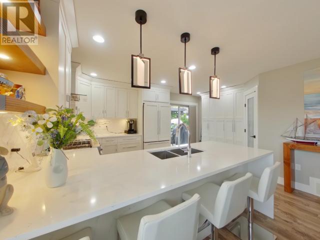 4102 BOWNESS AVE, Powell River